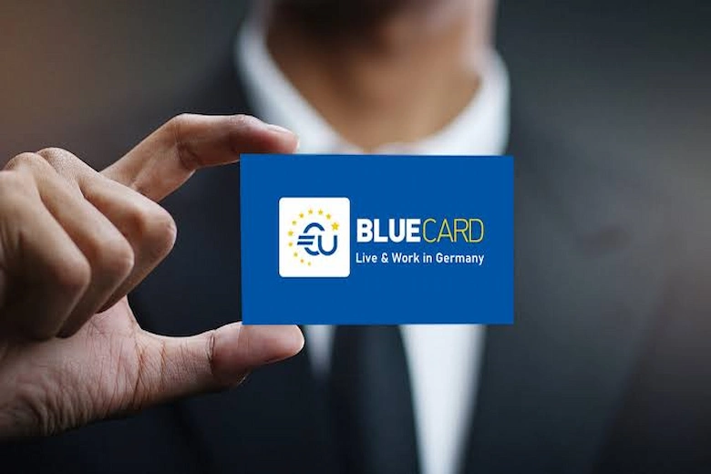a picture of blue card